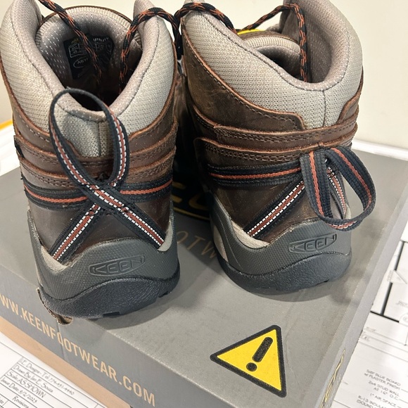 Keen Brown Leather Hiking Boots with Yellow Accents display picture 2